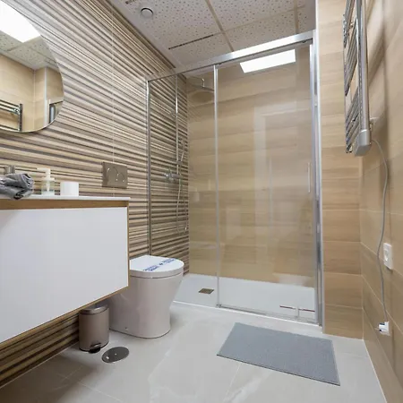 Yourspain S243b Heated Pool *