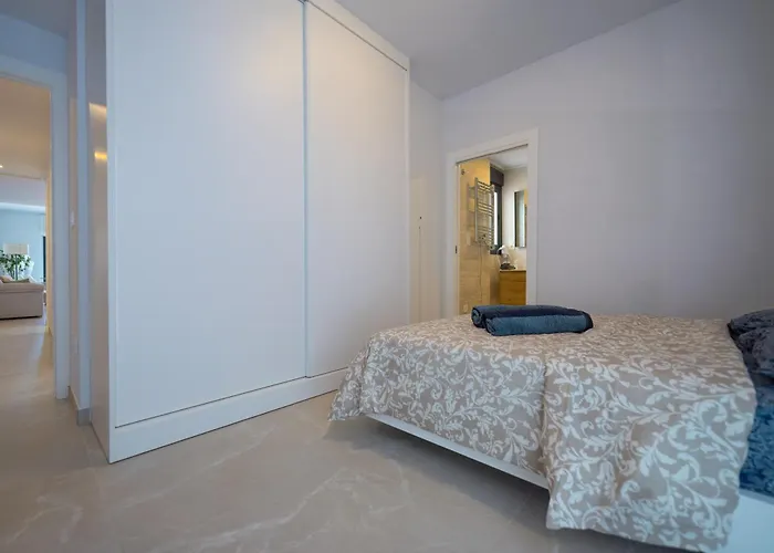 Yourspain S243b Heated Pool